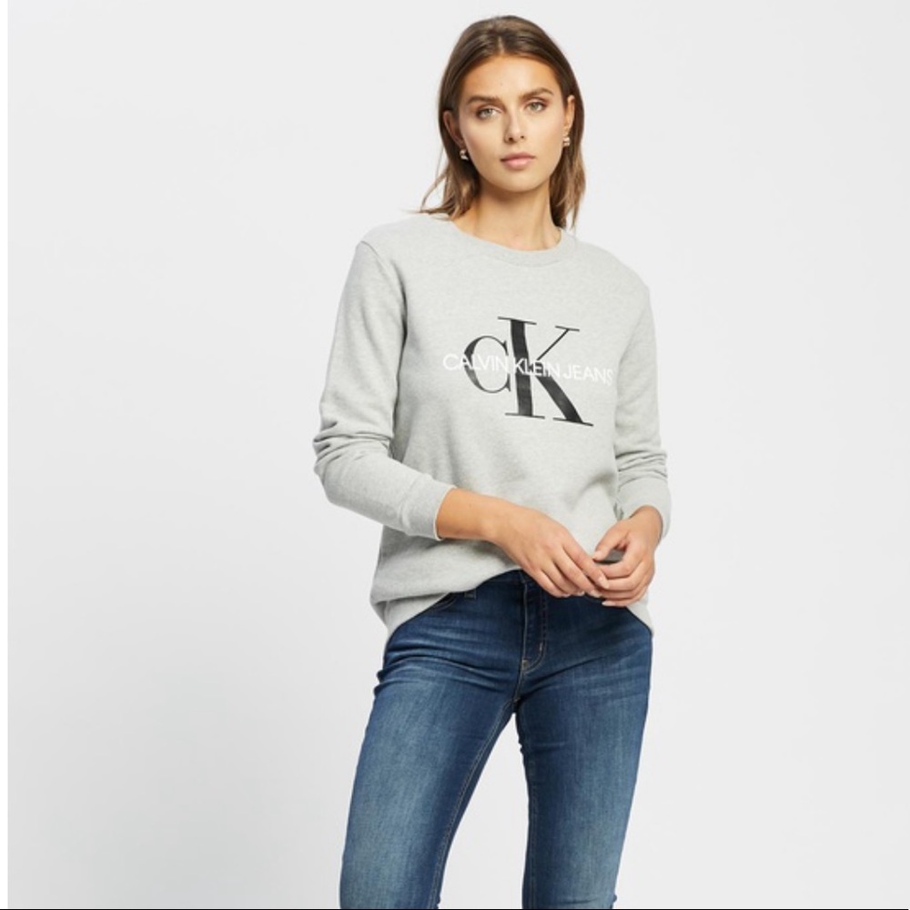 Calvin Klein - Core Monogram Logo Sweatshirt - Picture 4 of 5